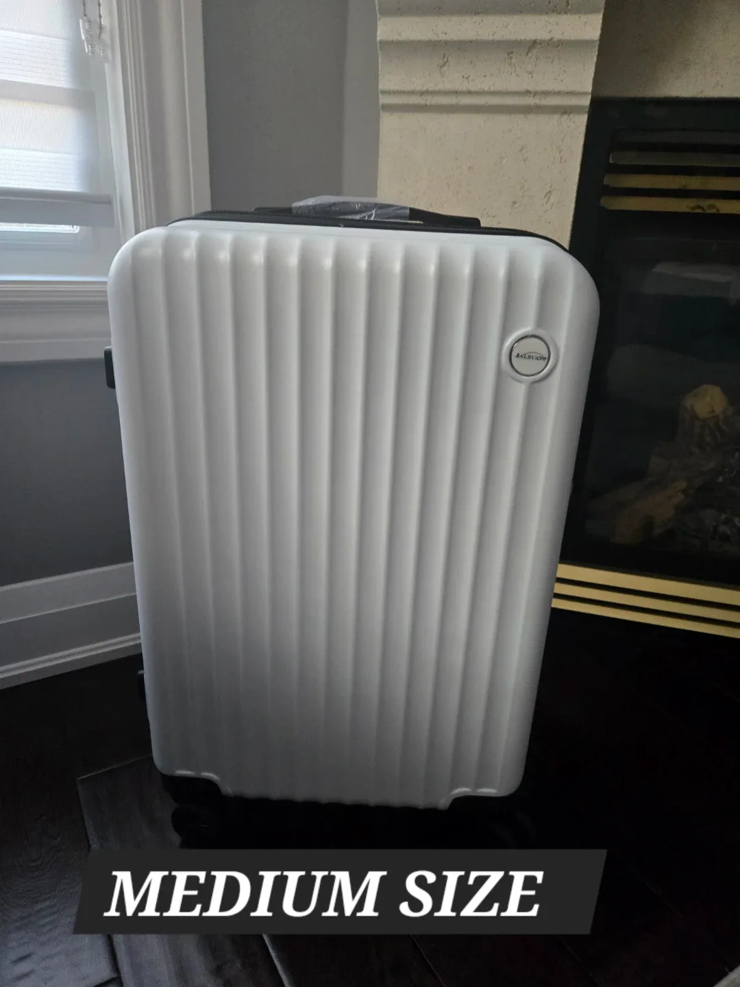Aeroskin Medium White Hardside Suitcase image indicator(3)