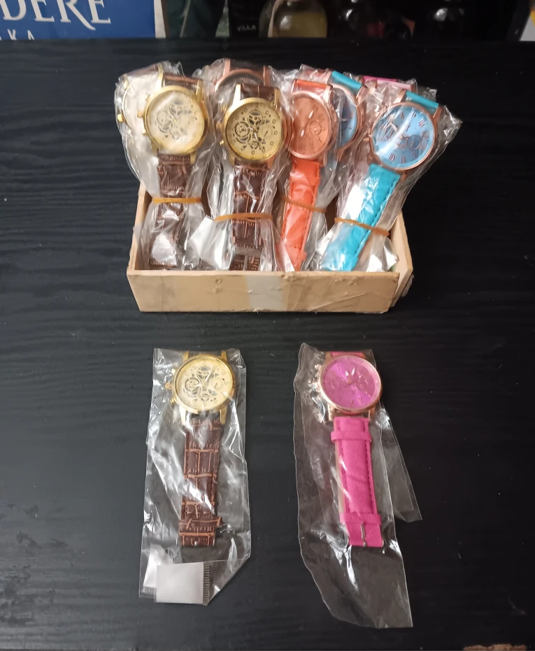 Genva Fashison Watches (EACH)