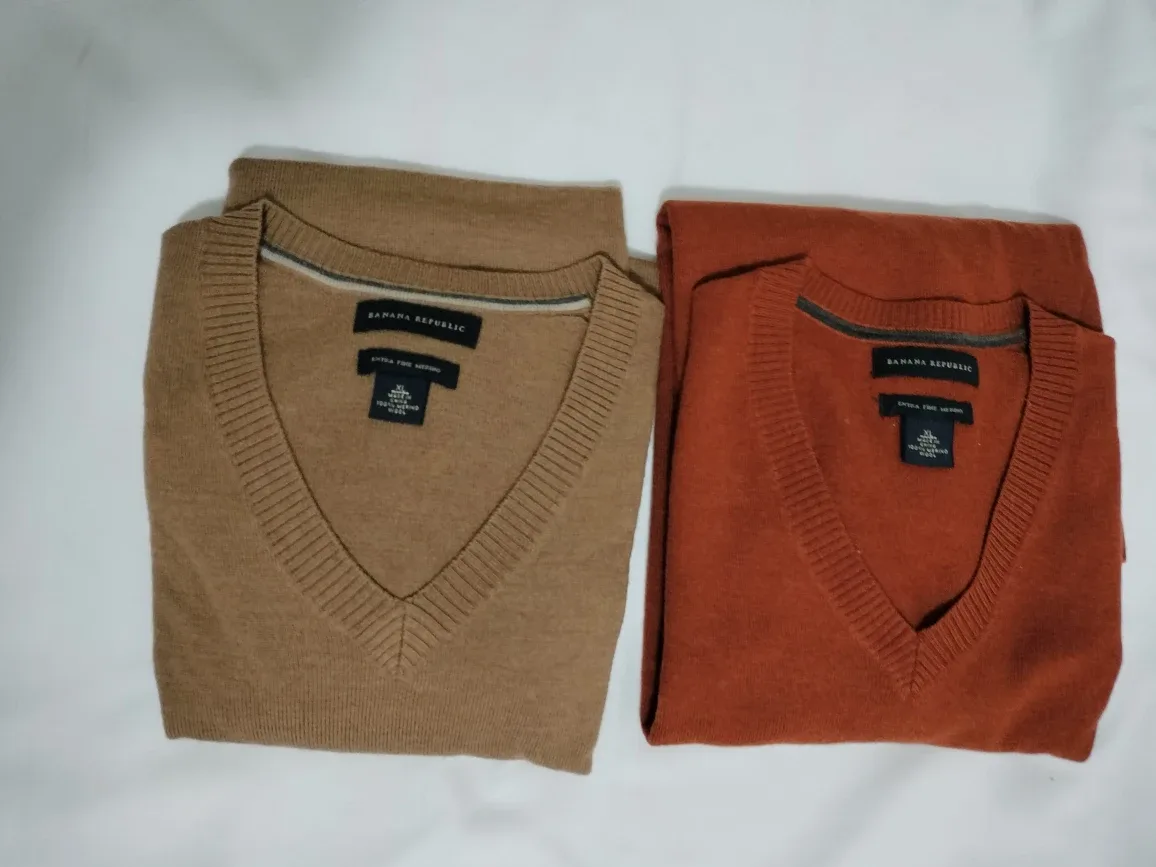 Banana Republic Extra Fine Merino Wool V-Neck Sweater XL