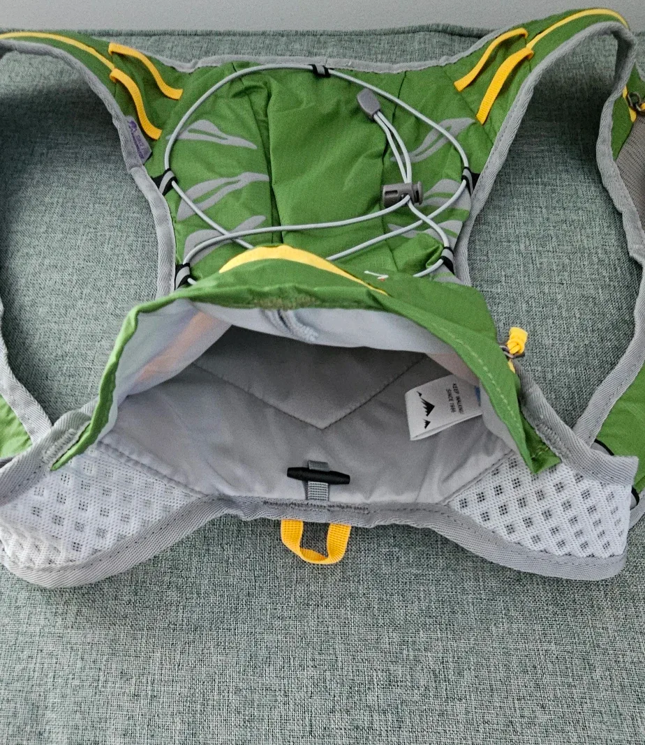 Running/Hiking Hydration Vests x 2 #Cleanout image indicator(7)