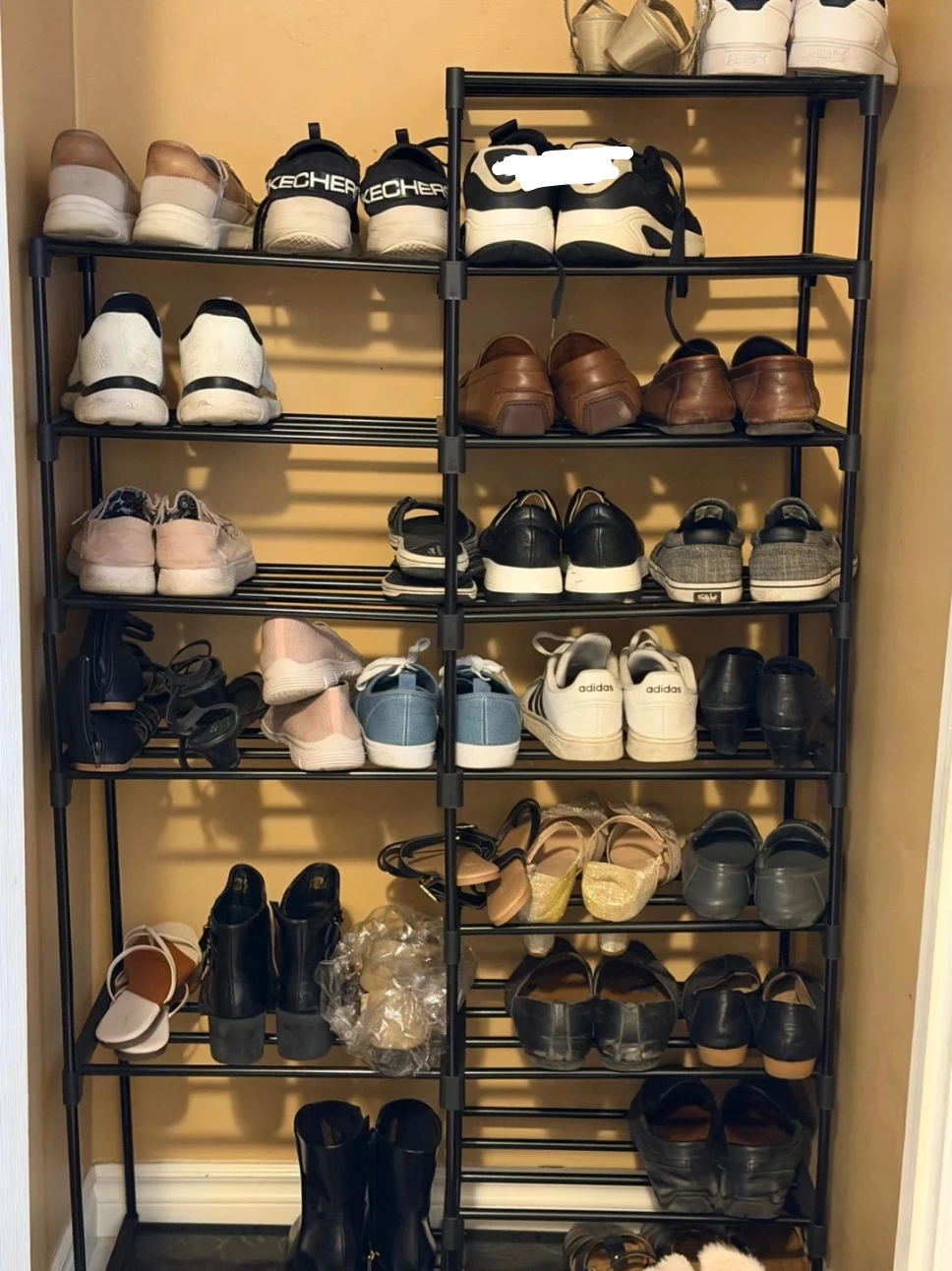 Black Metal shoe Rack