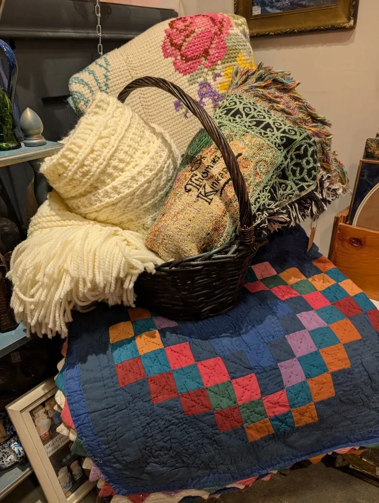 The Cottage Gallery Vintage and Antique Decor Items image indicator(7)