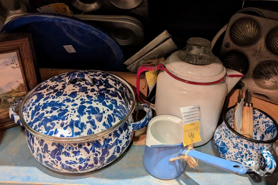 The Cottage Gallery Vintage and Antique Decor Items image indicator(9)