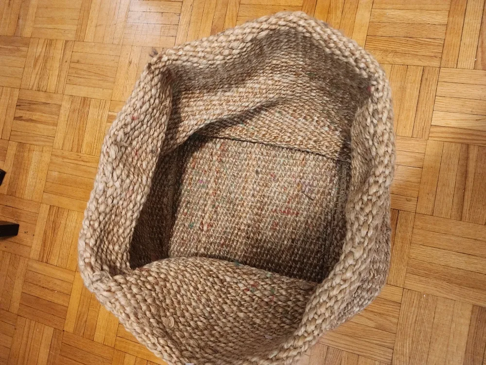 Straw box container thing