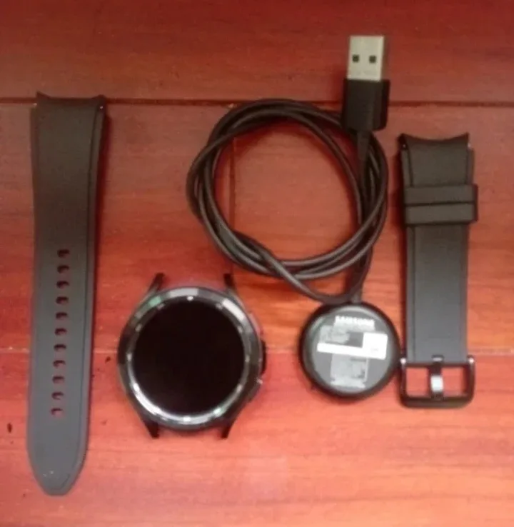 Sasmung galaxy watch 4 classic black