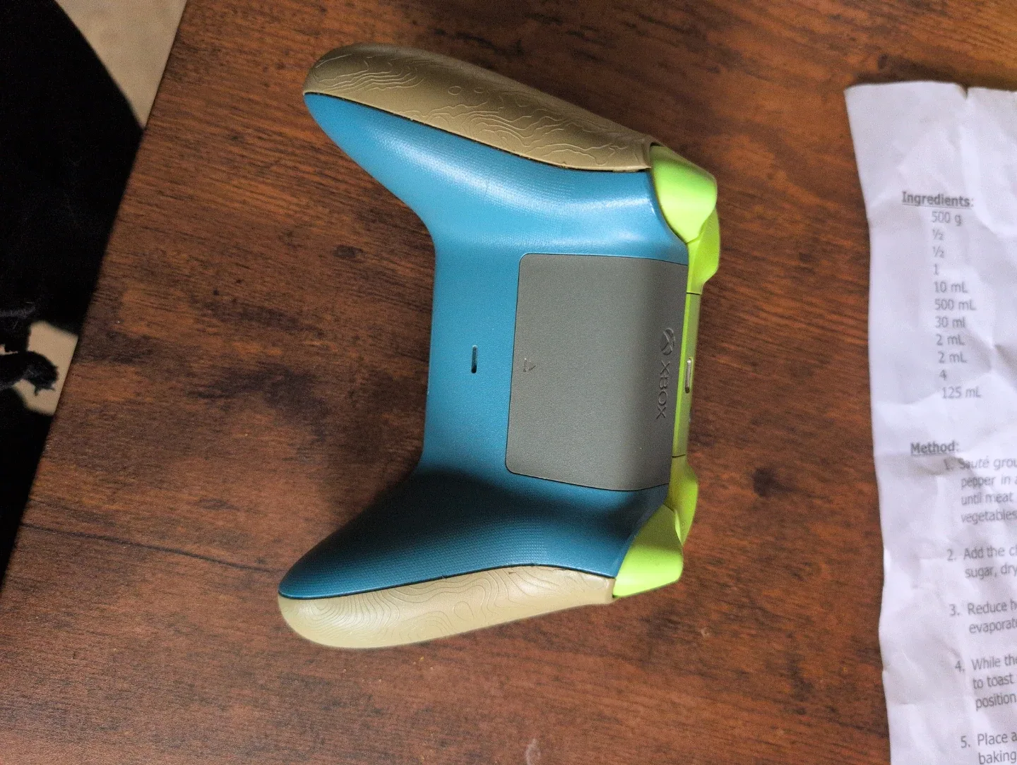 Xbox Special Edition Remix controller made using recycling image indicator(2)