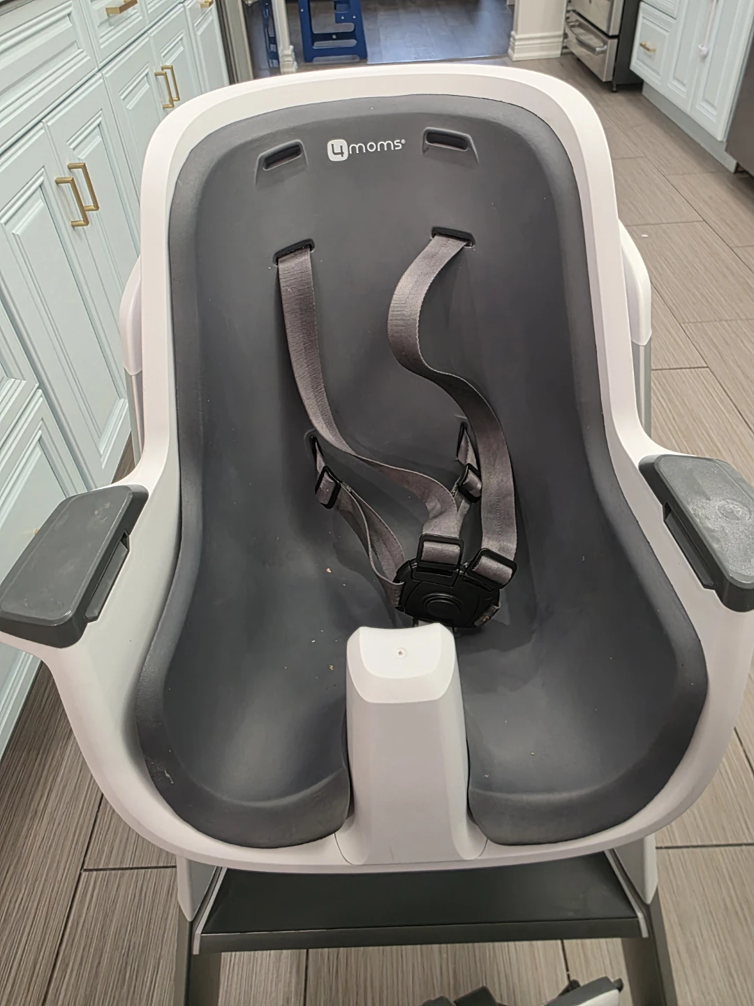 High chair - photo 2