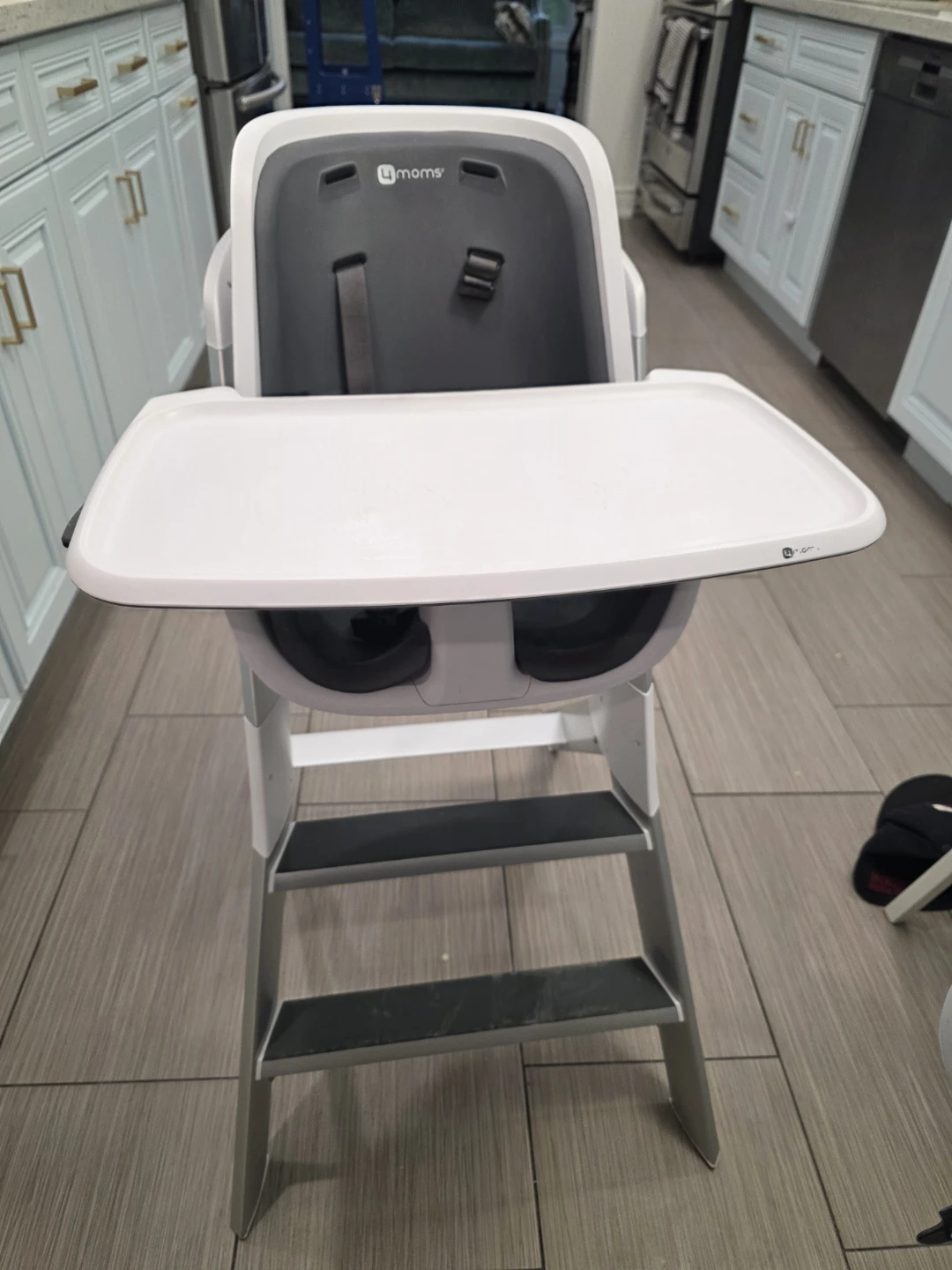 High chair - photo 3