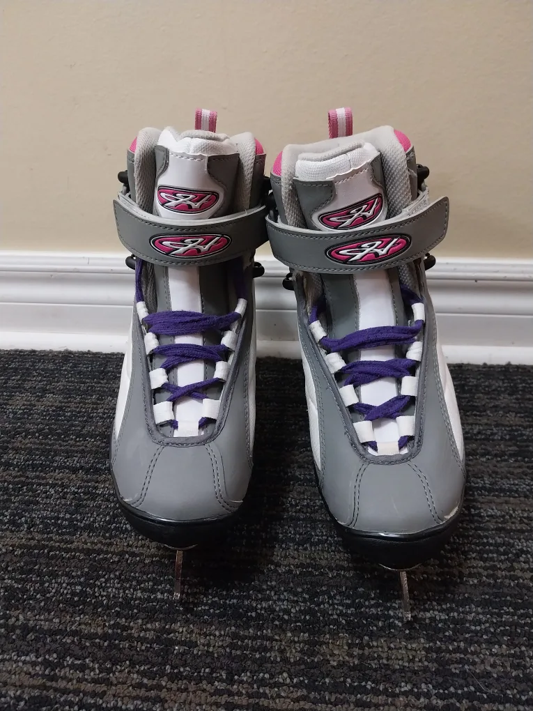 Women's/ Girls's Hespeler Figure Skates  - Size 5 (Fits 5-6) image indicator(2)