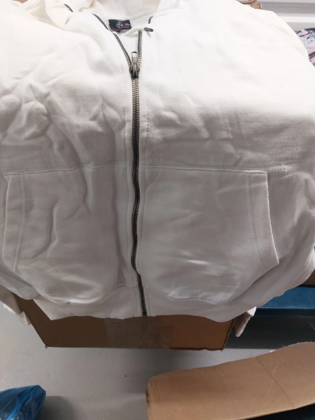 Foot Locker White Hoodie - Size 2XL image indicator(3)