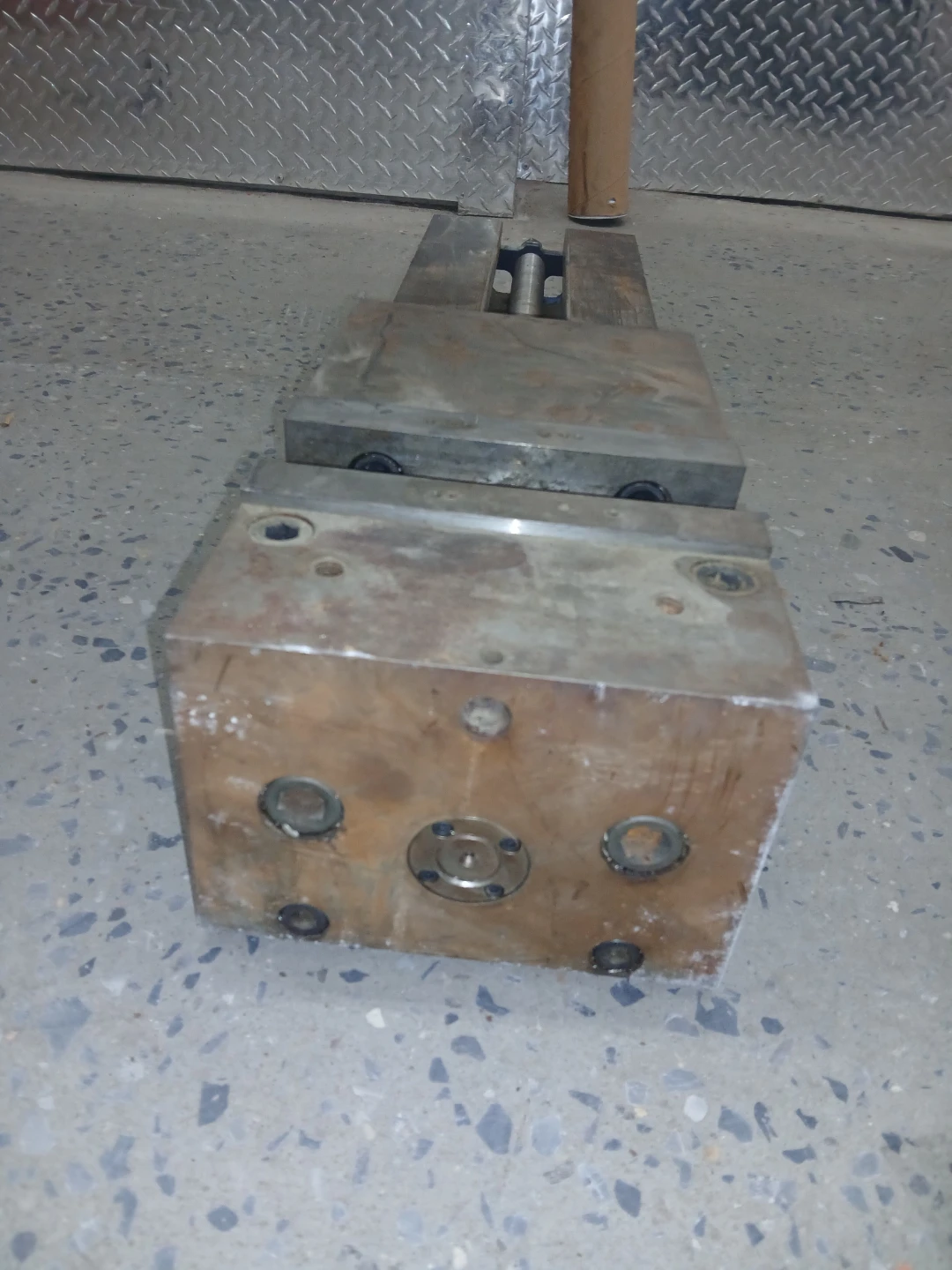 KURT ANGLOCK 6" MILLING MACHINE VISE w/ HANDLE - photo 4