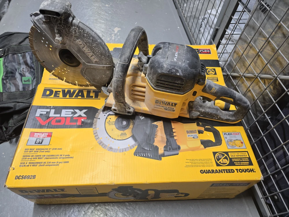 DeWalt FlexVolt Cut-Off Saw DCS692B