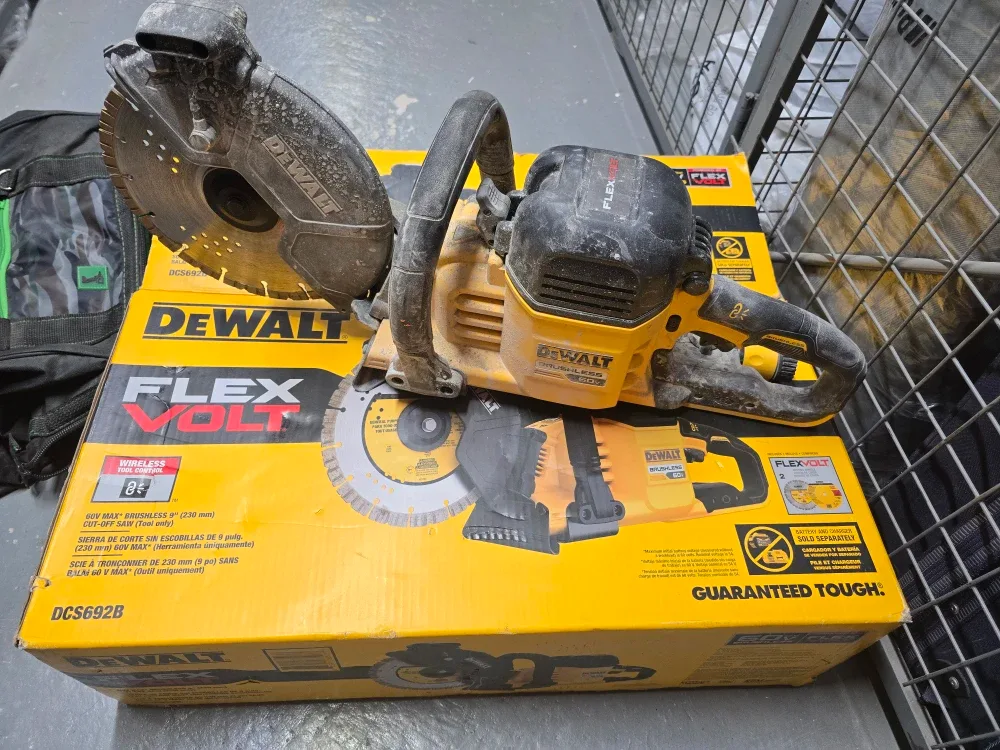 DeWalt FlexVolt Cut-Off Saw DCS692B