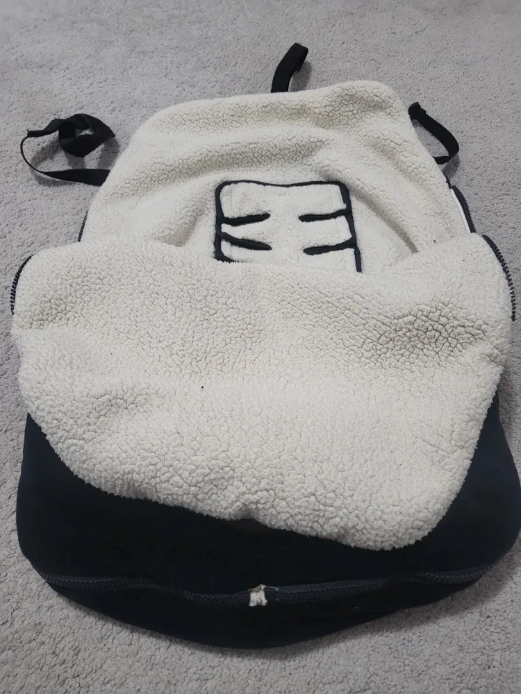 JJ Cole Car Seat Cover - Black image indicator(3)