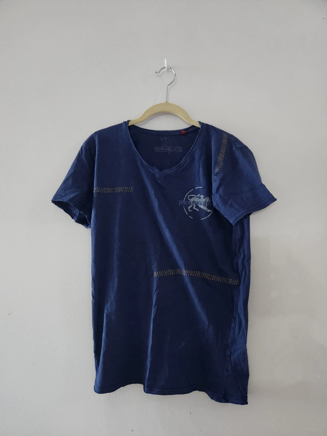 Parasuco v neck