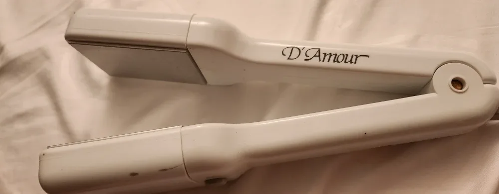 D'Amour Hair Straightener