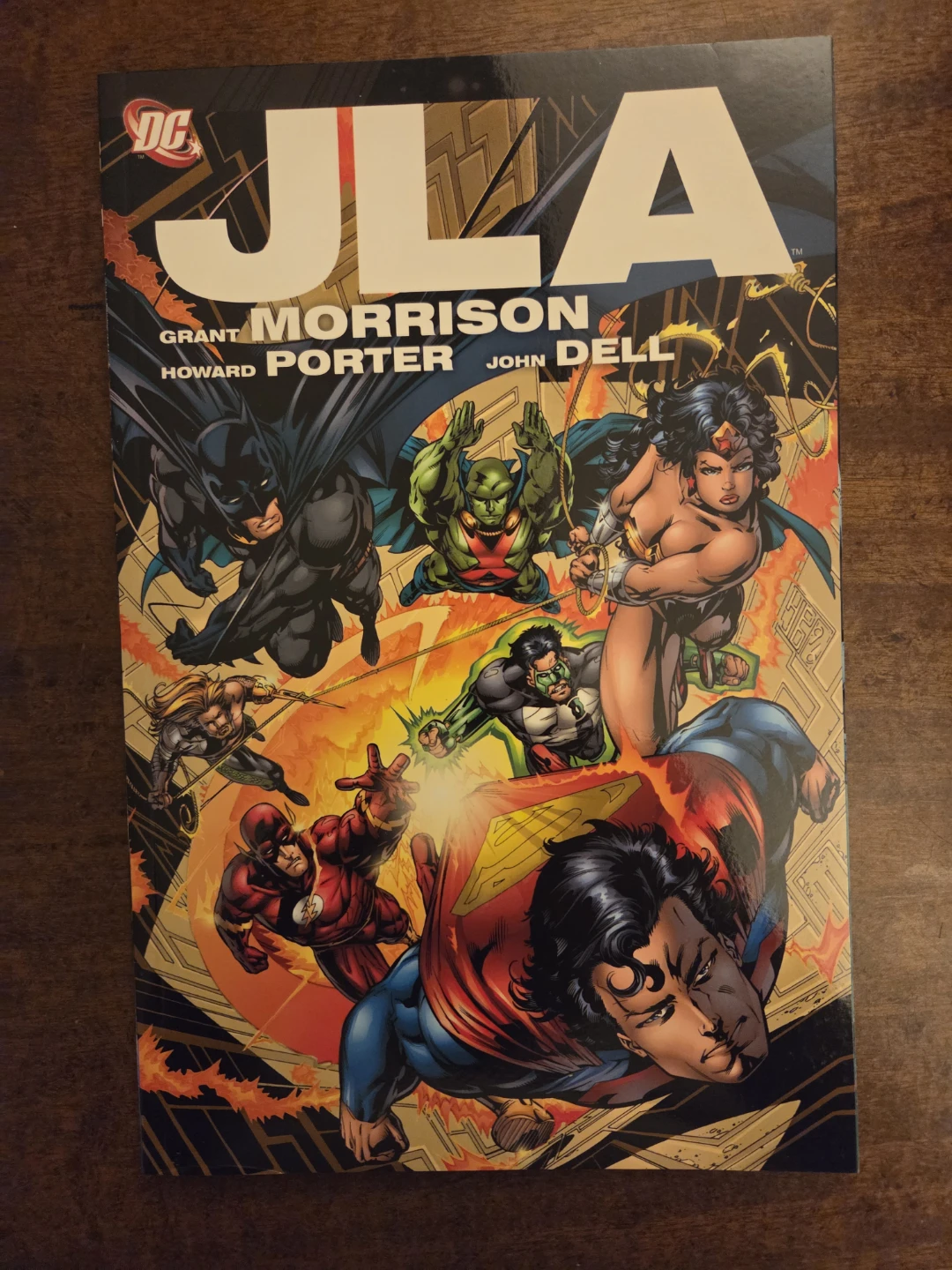 JLA by Grant Morrison Graphic Novel