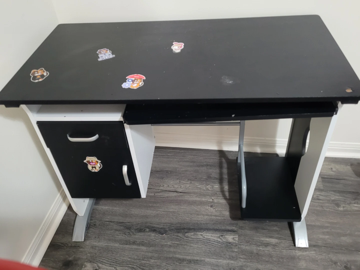 Black & White computer desk - photo 3