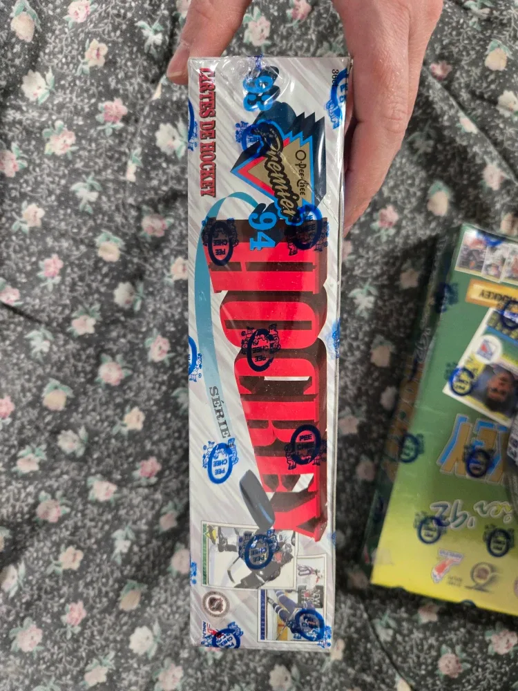 O-Pee-Chee Premier 93-94 Hockey Cards Series 1 image indicator(2)