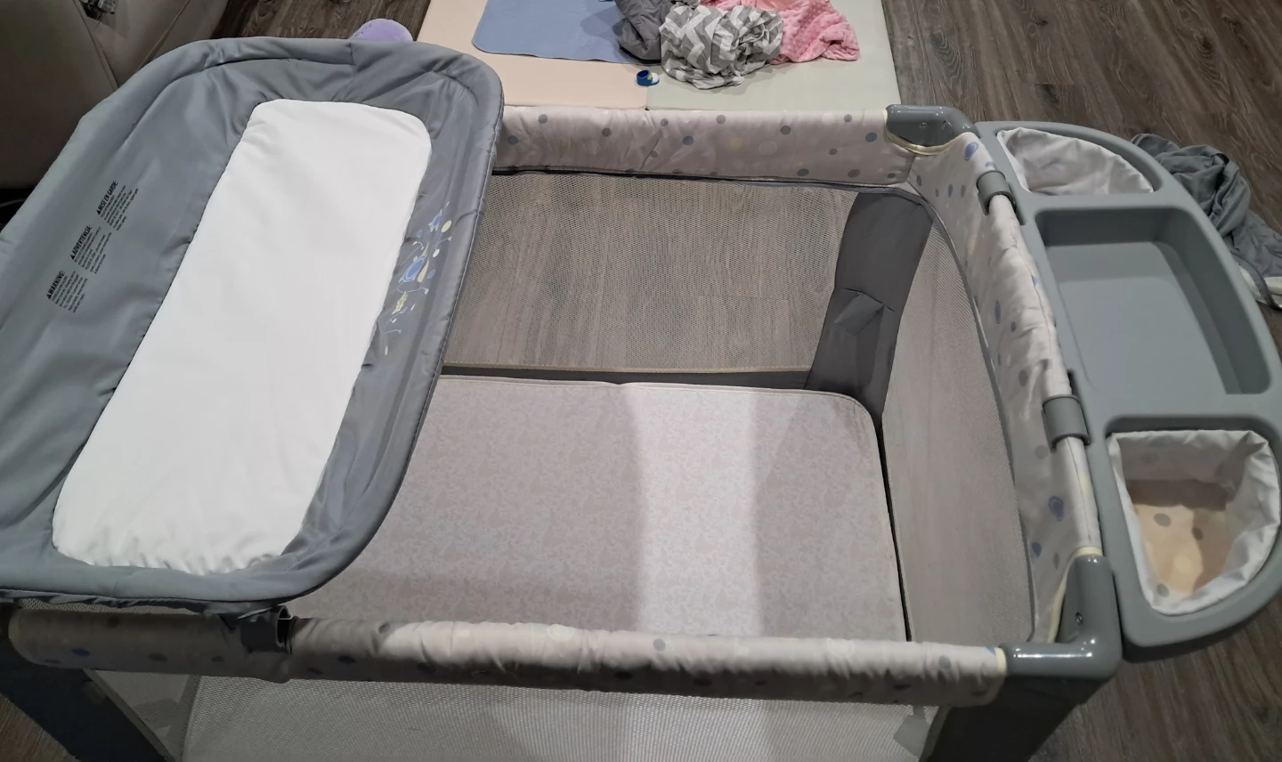 Bright Starts pack N play - photo 4
