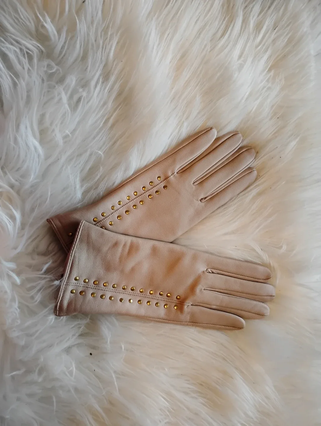 Hudson Bay Ladies Beige Gloves  with Golden Studdin