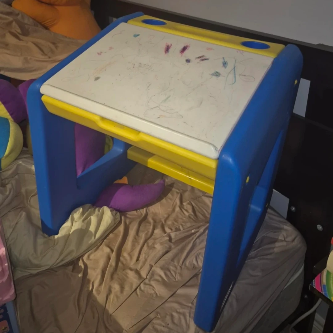 Little Tykes Kids' Activity Desk & Chair Set - photo 3