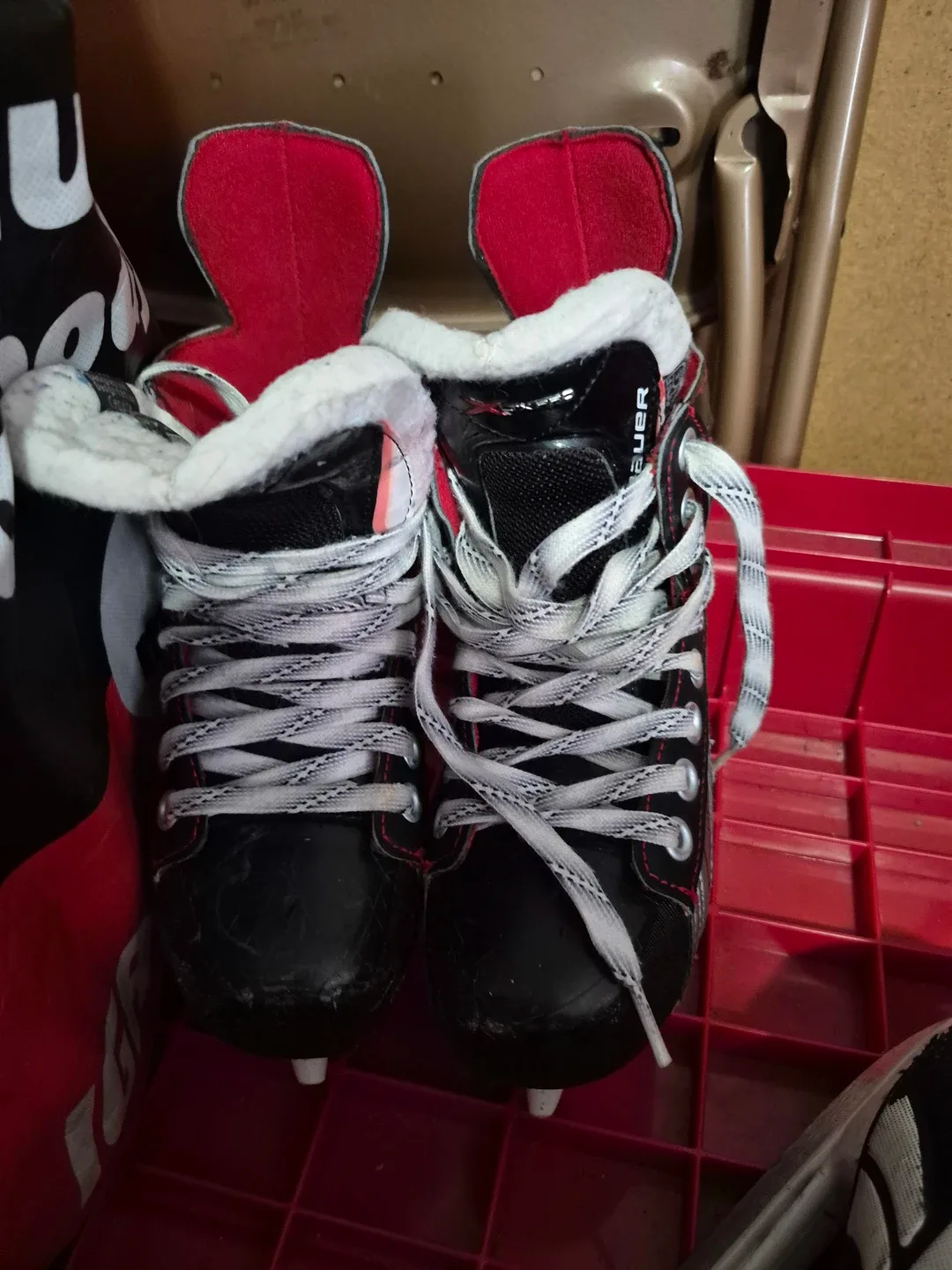 Bauer Vapor X600 Hockey Skates - Size 12 and 13.5 kids image indicator(2)