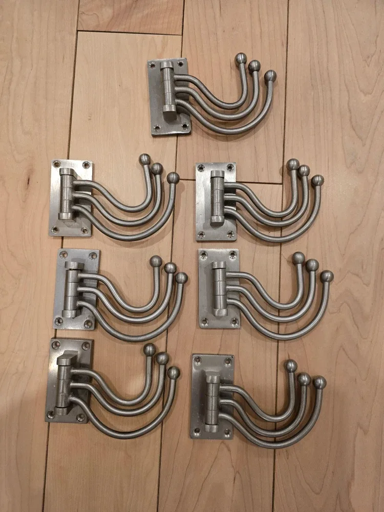 New, heavy duty Metal Swivel Hook