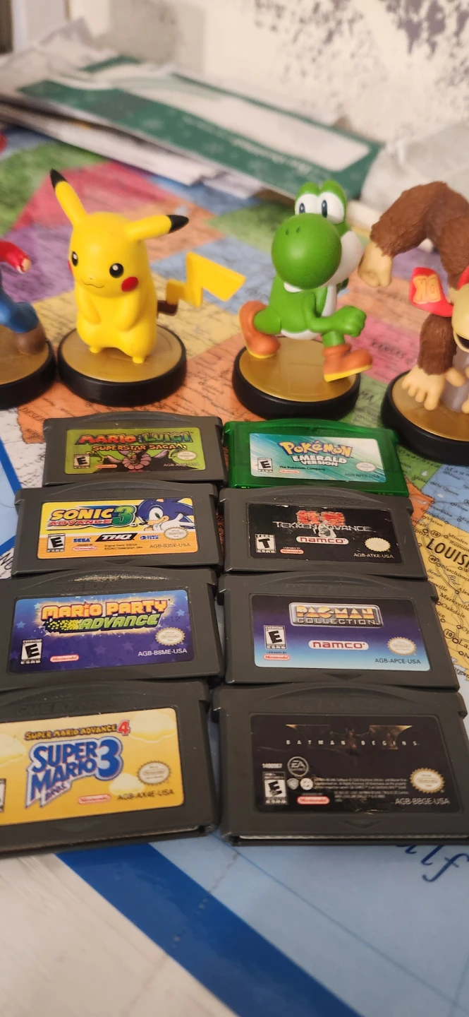 Nintendo Amiibo Figures and 8 Nintendo games