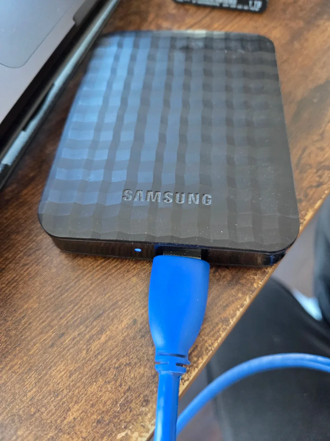 Samsung M3 Portable 1TB External Hard Drive image indicator(2)