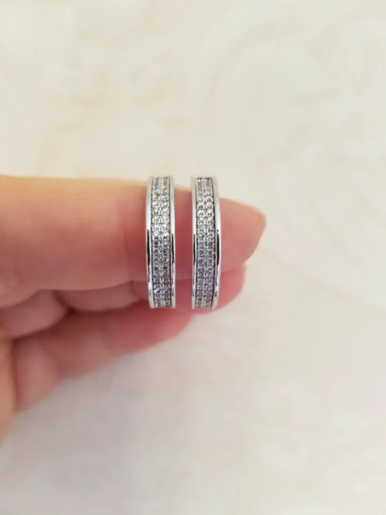 Sterling silver ring with zirconia image indicator(5)