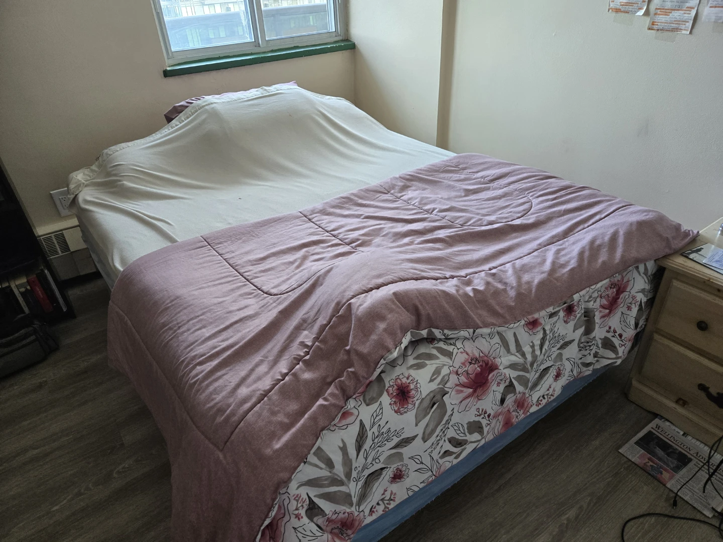 Queen gel memory foam mattress/ w box spring and frame - photo 2