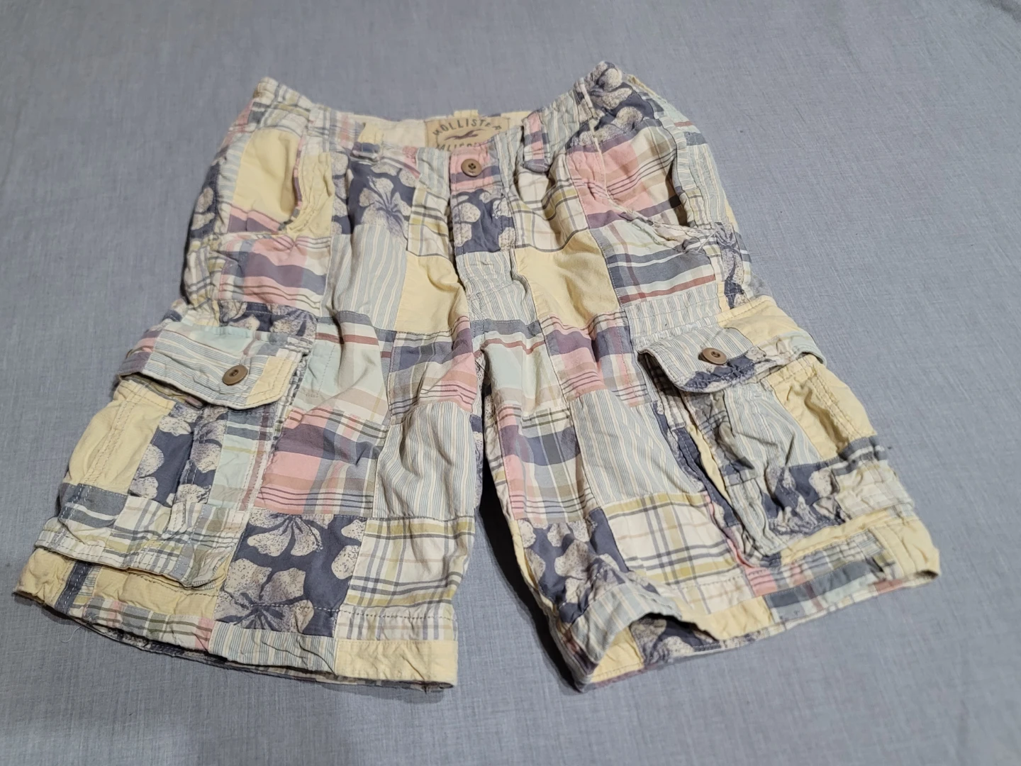 Hollister Men's Pastel Plaid Patchwork Cargo Shorts Sz 28