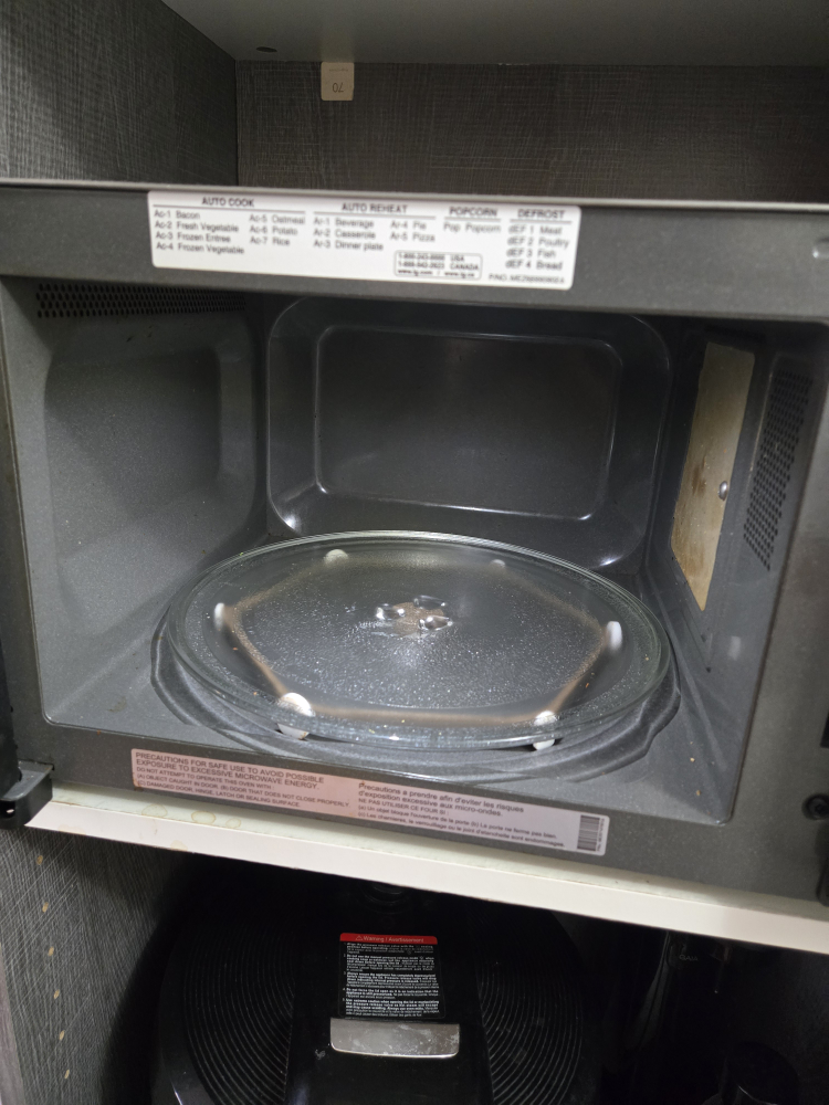 LG Microwave Oven - photo 2