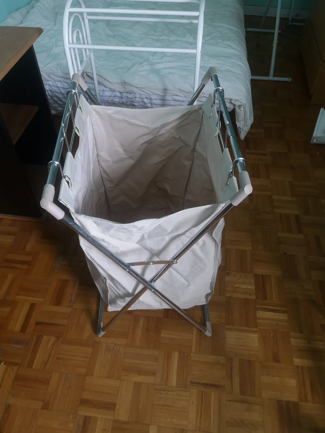 Laundry Hamper with Folding Frame