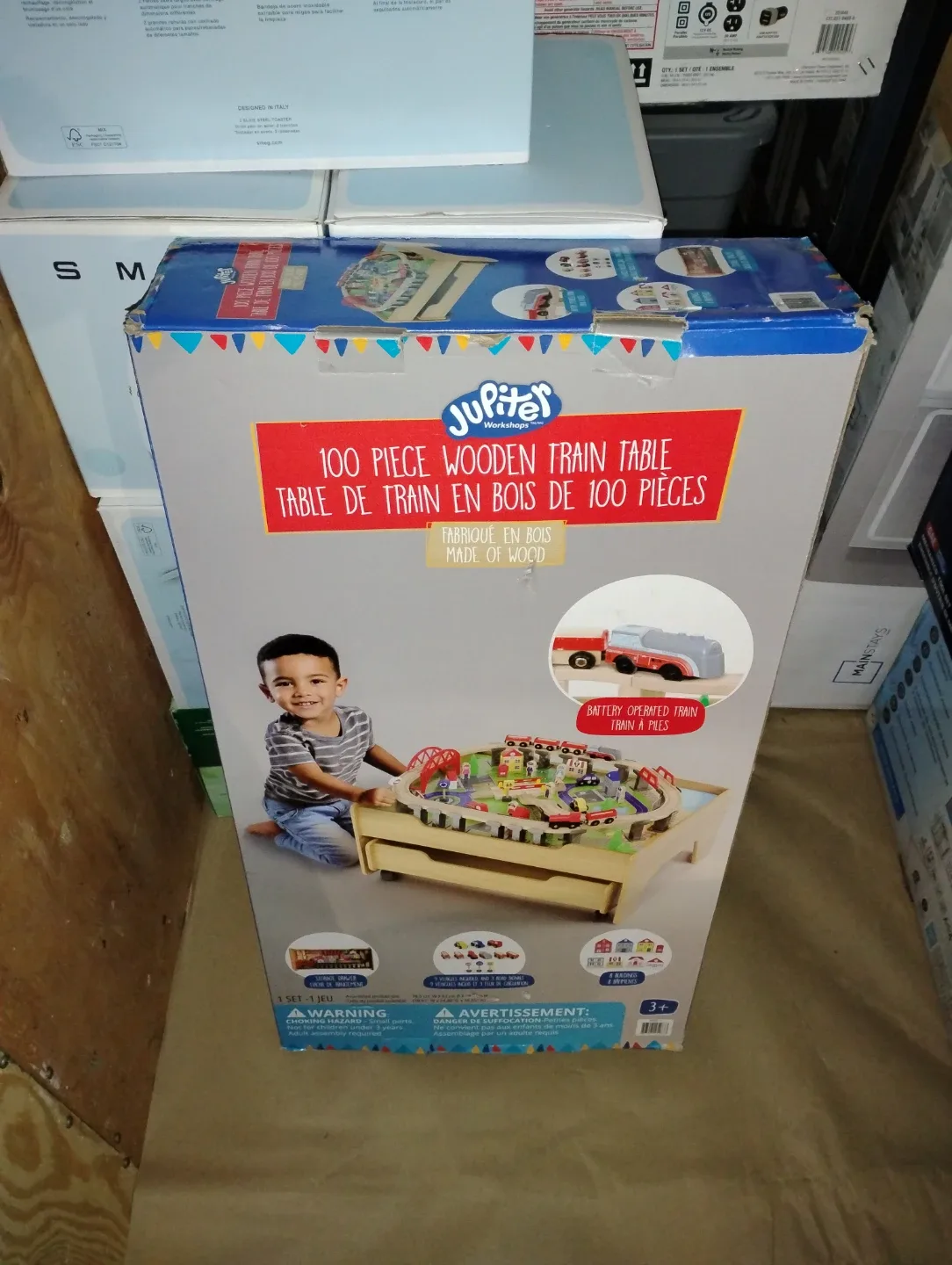 Jupiter Workshops 100 Piece Wooden Train Table