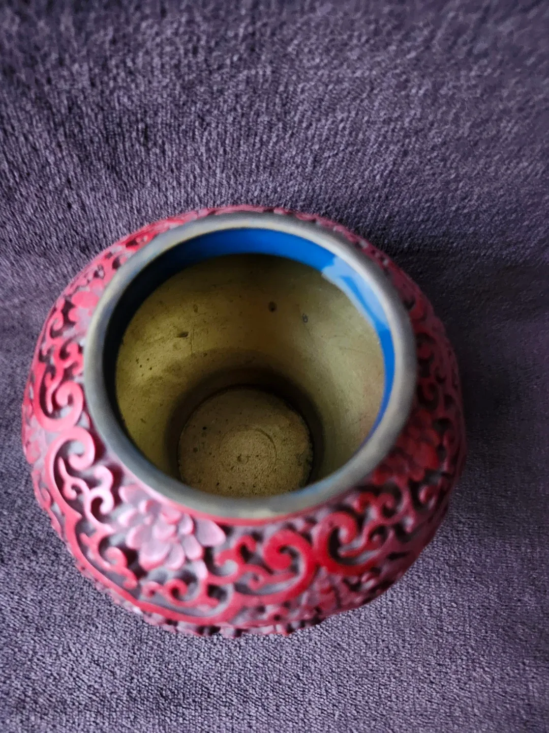 Red Carved Cinnabar Lacquer Vase with Lid image indicator(5)