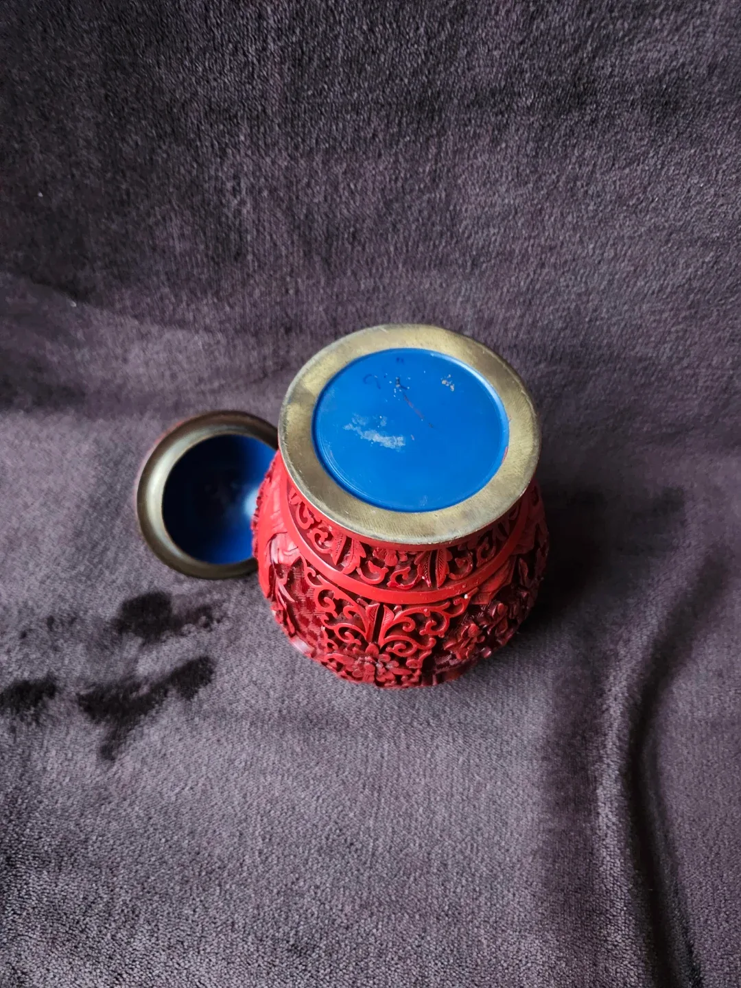 Red Carved Cinnabar Lacquer Vase with Lid image indicator(6)