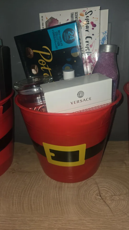 Versace Perfume Gift Baskets image indicator(2)