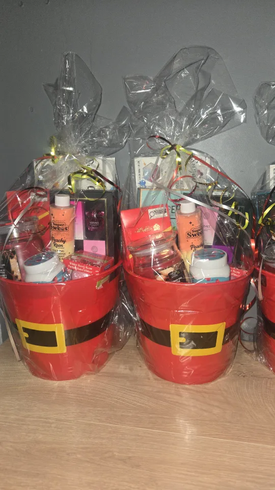 Versace Perfume Gift Baskets image indicator(5)