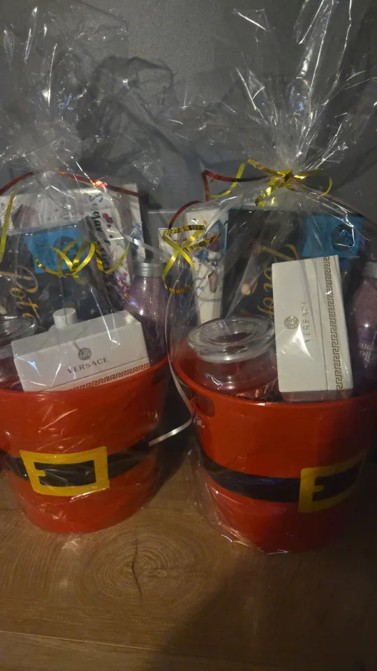 Versace Perfume Gift Baskets image indicator(9)