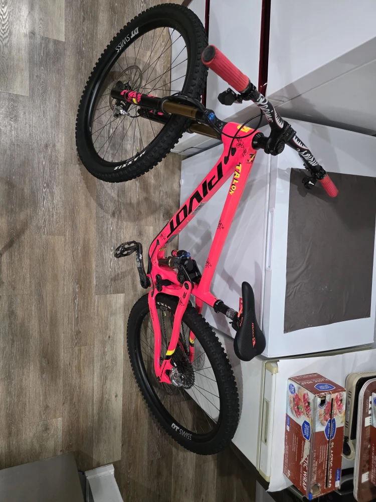 2024 Pivot Switchblade Talon Team XX Eagle AXS Transmission Bike
