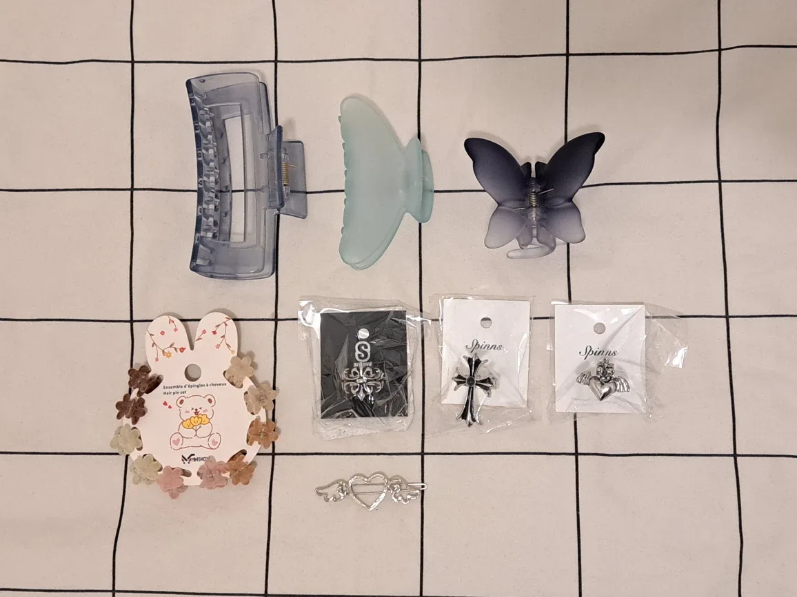 accessories and jewellery items