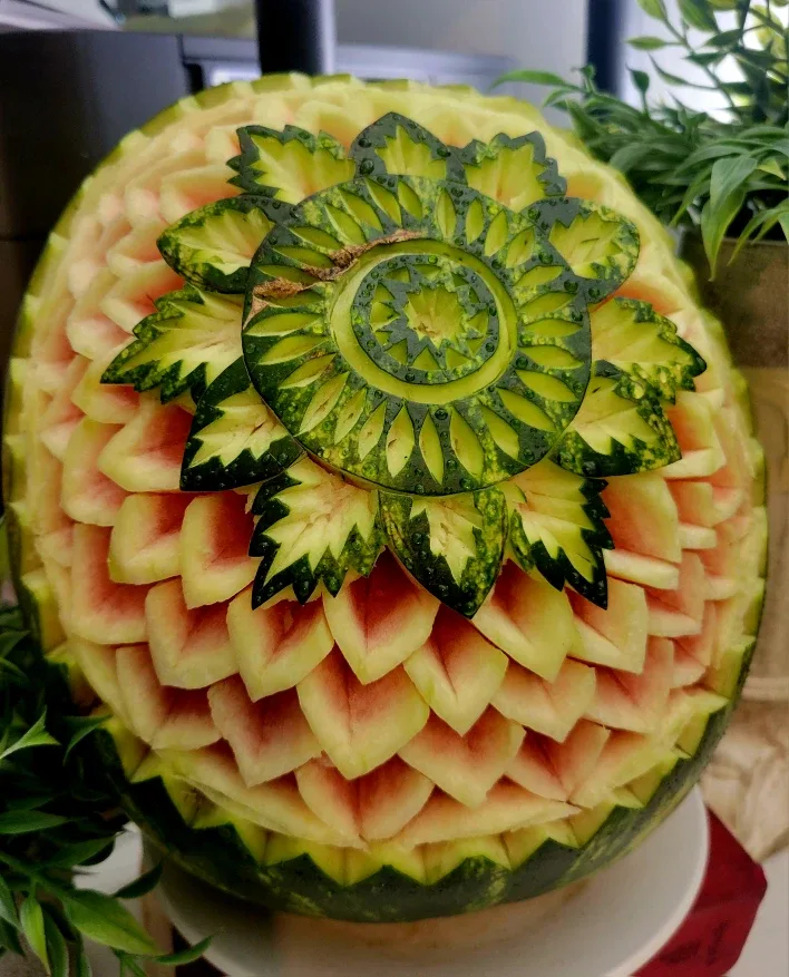 Chocolate Fountain with Fruits Carving image indicator(9)