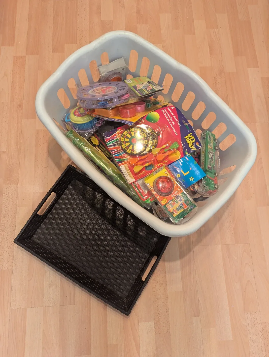 Miscellaneous toys, 2 small mirrors, old laundry basket & tray