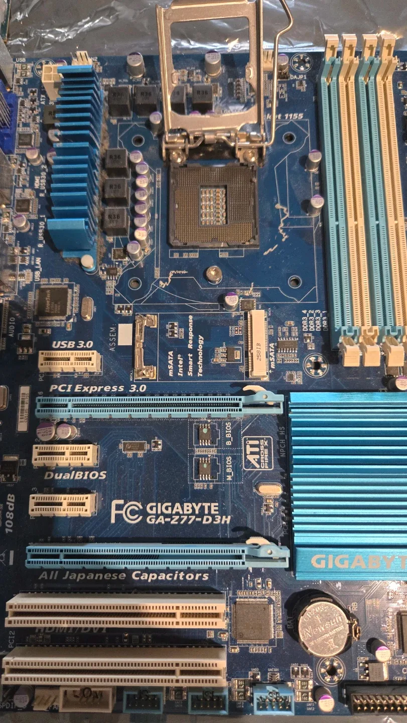 Gigabyte GA-Z77-D3H Motherboard