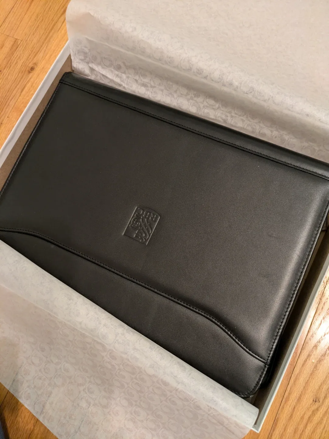 Leeds Black Leather Zippered Padfolio # cleanout