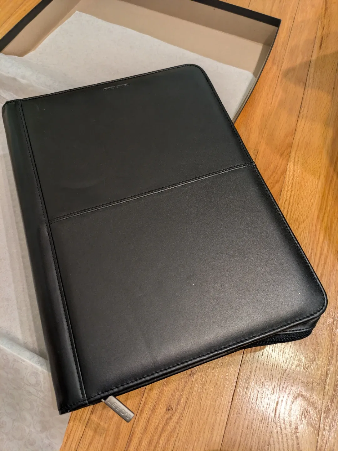 Leeds Black Leather Zippered Padfolio # cleanout image indicator(2)