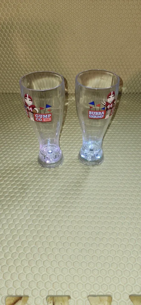 Bubba Gump Shrimp Co. Light-Up Plastic Cup Set image indicator(2)