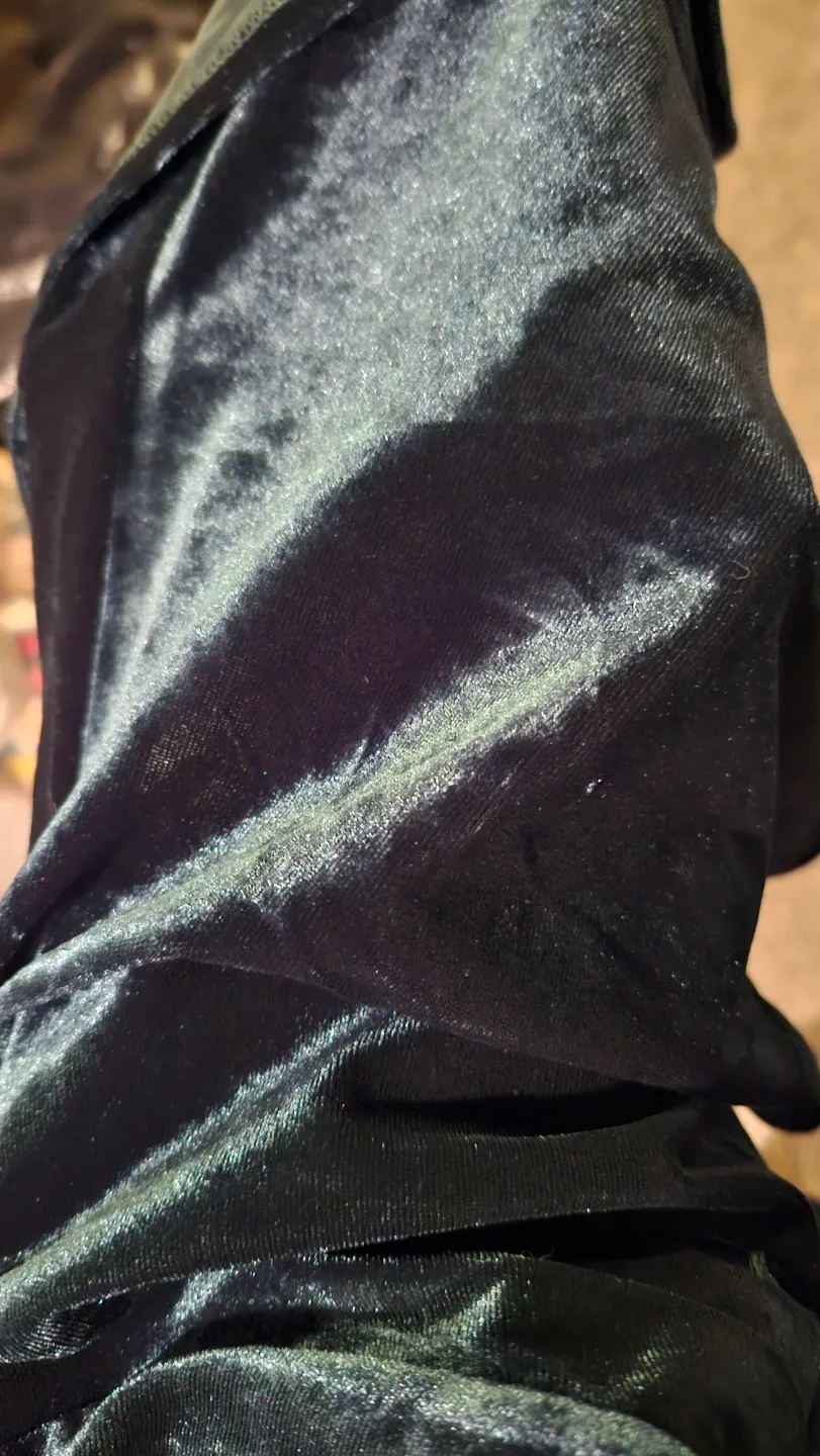 HUHOT Velvet Bolero Shrug - Size M image indicator(3)